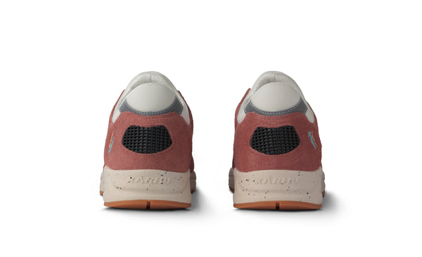 Karhu  ARIA 95  LIGHT MAHOGANY / WHITE