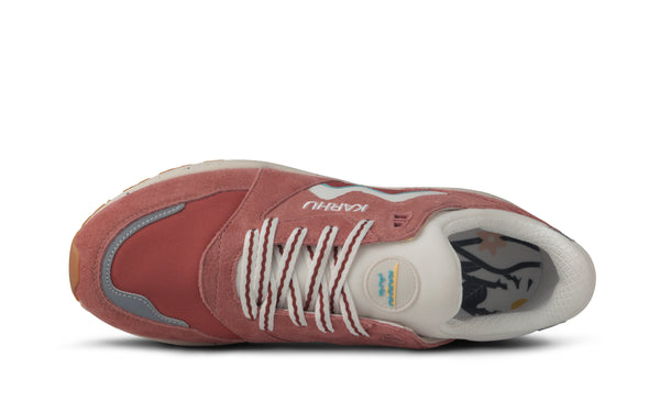 Karhu  ARIA 95  LIGHT MAHOGANY / WHITE