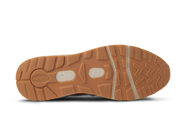 Karhu  ARIA 95  LIGHT MAHOGANY / WHITE