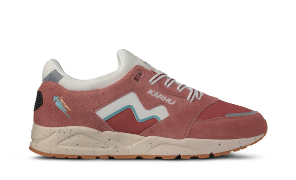 Karhu  ARIA 95  LIGHT MAHOGANY / WHITE