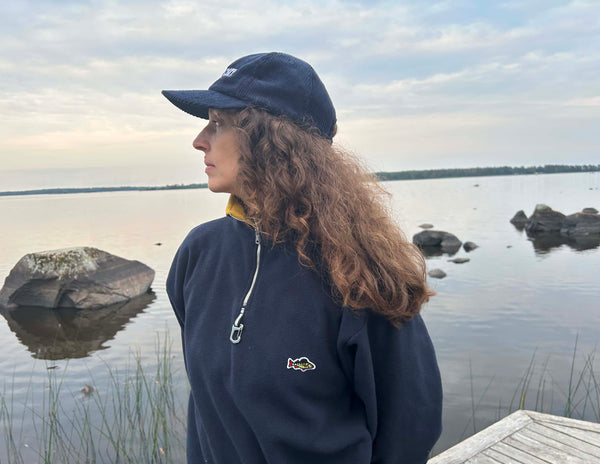 ABORRE FLEECE Hook Neck - navy / yellow